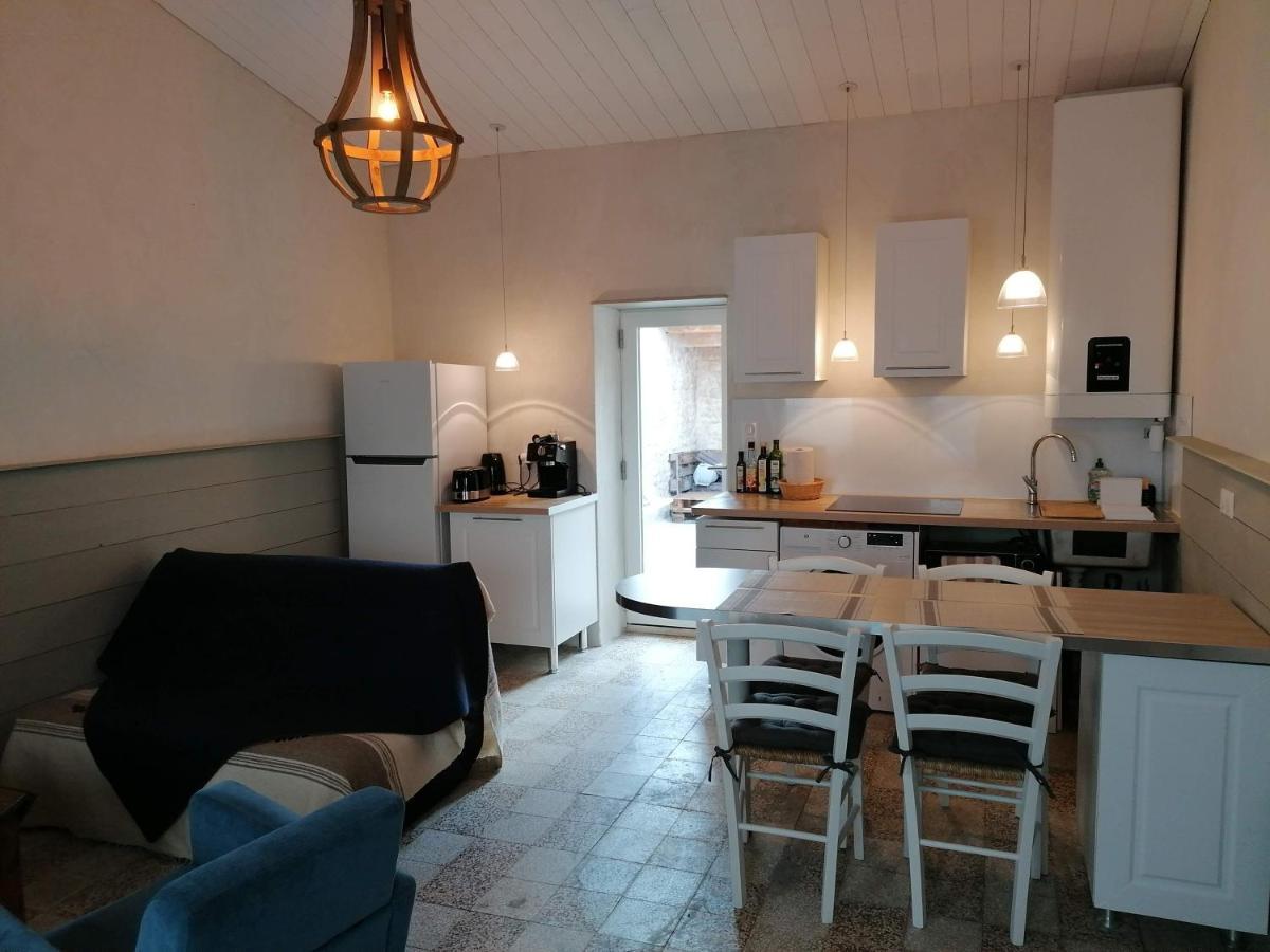 L'annexe De Gaston Ferienhaus Port-des-Barques